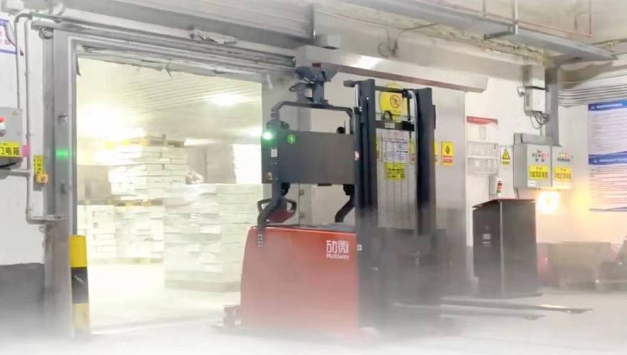 Solução de Empilhadeira Não Tripulada para Câmara Fria da Multiway Robotics, Ajudando a Acelerar o Desenvolvimento da Automação da Logística de Cadeia de Frio (com Vídeo de Caso)